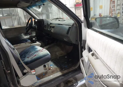 1994 Chevrolet Suburban K1500 from USA, damaged, VIN 1GNFK16K7RJ324693